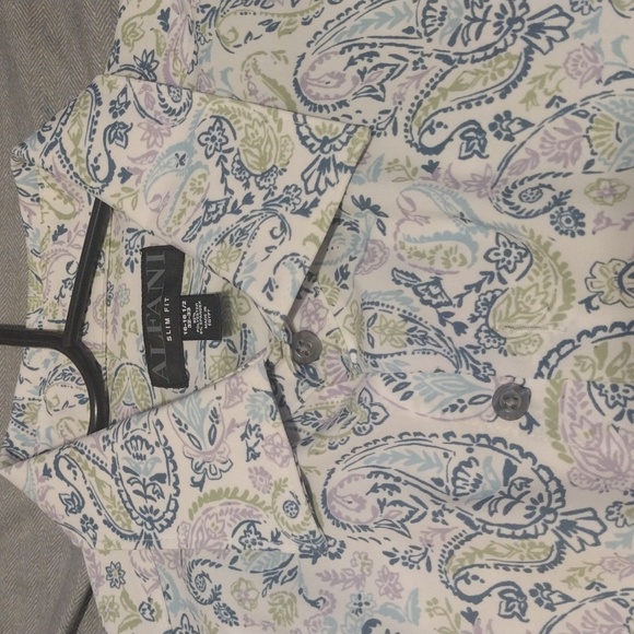 New - Picture 1 of 4